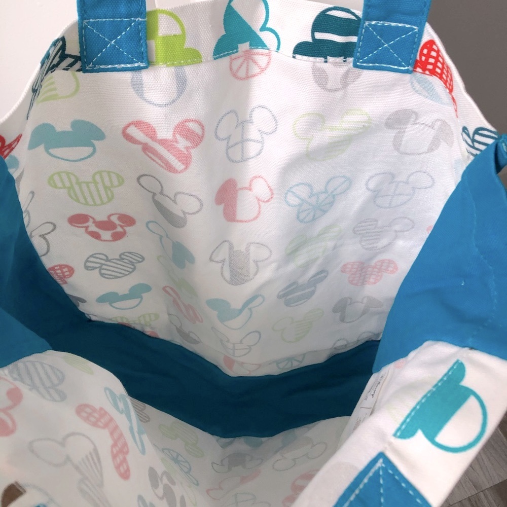 NWOT Disney Mickey tote bag. - Picture 4 of 6